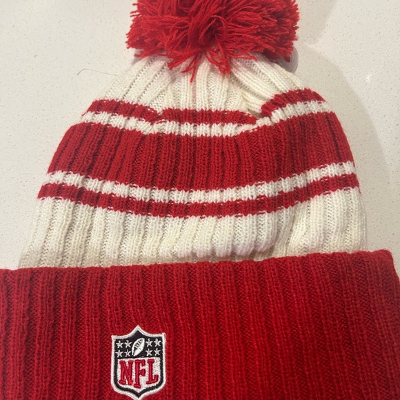 New Era Red and White Beanie with San Francisco 49ers - Picture 2 of 2